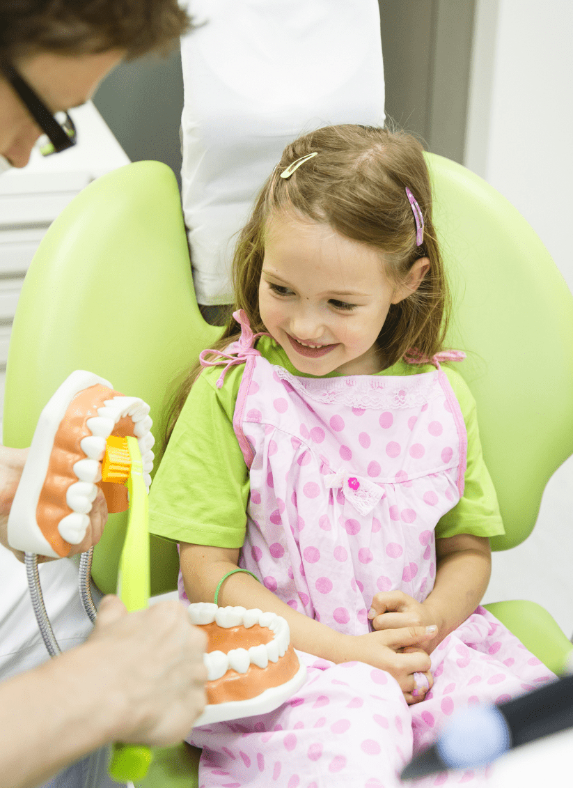 cuidado dental para niños. clinica dental chile